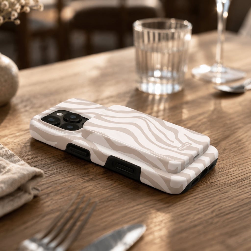 Mio By Mobilize Mio Powerbank 5000Mah With Double Sided Magsafe Compatibility Berry Blooms - Matt