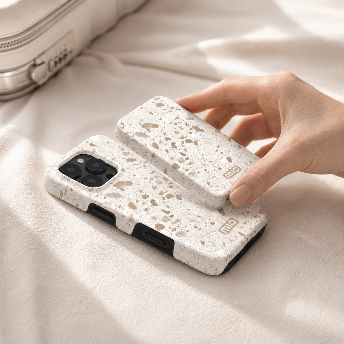 Mio By Mobilize Mio Powerbank 5000Mah With Double Sided Magsafe Compatibility Berry Blooms - Matt